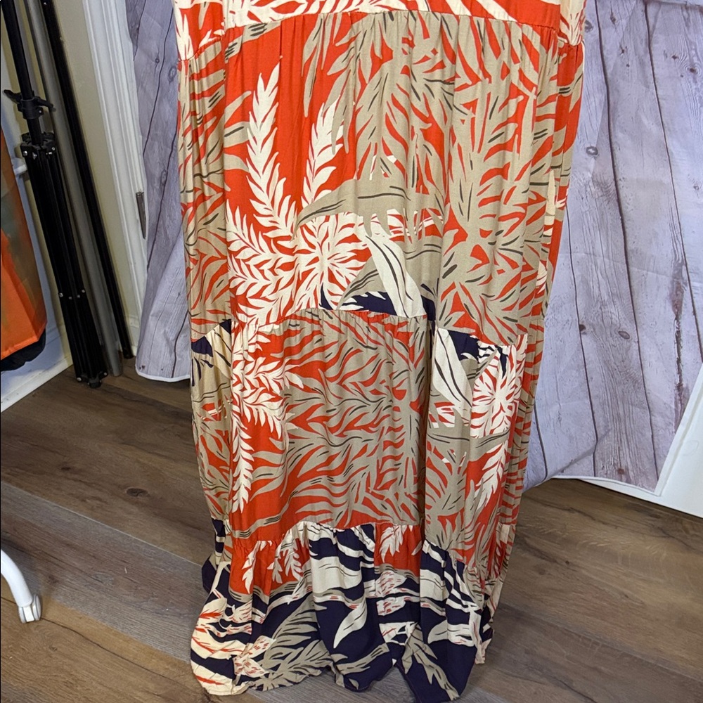 NWT Vince Camuto Orange and Cream Leaf Print Maxi Dress - Picture 8 of 13